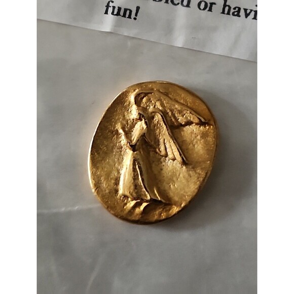 Nooruz 2007 Pocket Angel Token Gold Tone Commemorative Coin Appleton WI - Picture 2 of 3